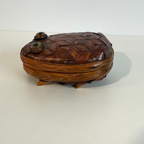 Vintage Woven Wicker Rattan Frog Trinket Box Handmade Bamboo 4"x3" Unique - Picture 5 of 5